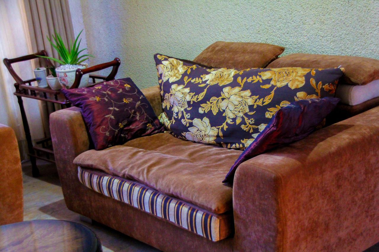 The Shoebill Nest Bed & Breakfast Kampala Bagian luar foto