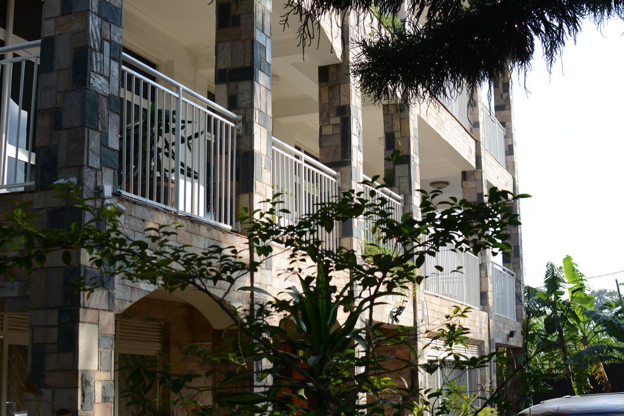 The Shoebill Nest Bed & Breakfast Kampala Bagian luar foto