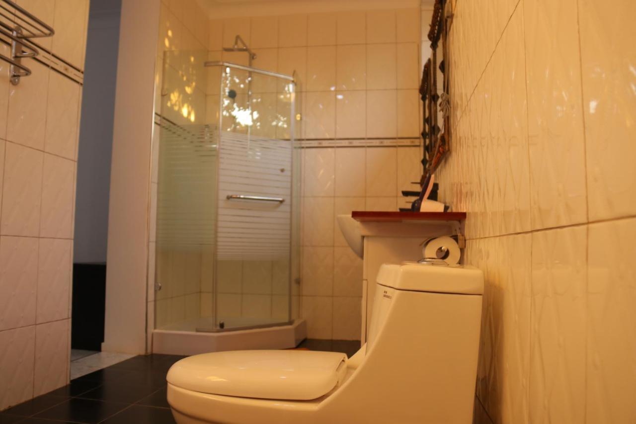 The Shoebill Nest Bed & Breakfast Kampala Bagian luar foto