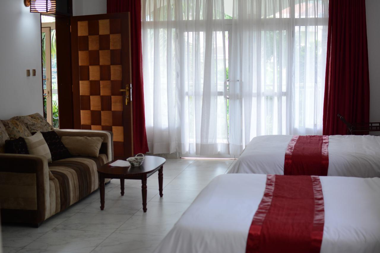 The Shoebill Nest Bed & Breakfast Kampala Bagian luar foto