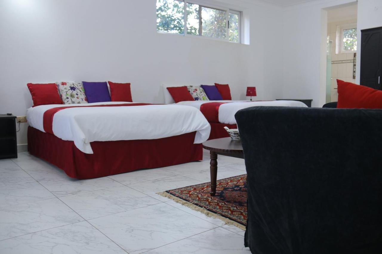 The Shoebill Nest Bed & Breakfast Kampala Bagian luar foto